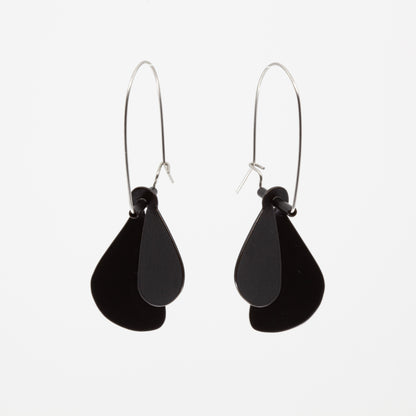 'Leaf' earrings - black