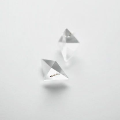'Window: tetrahedron (S)' stud earrings