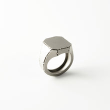 'Sign.et Antique' ring