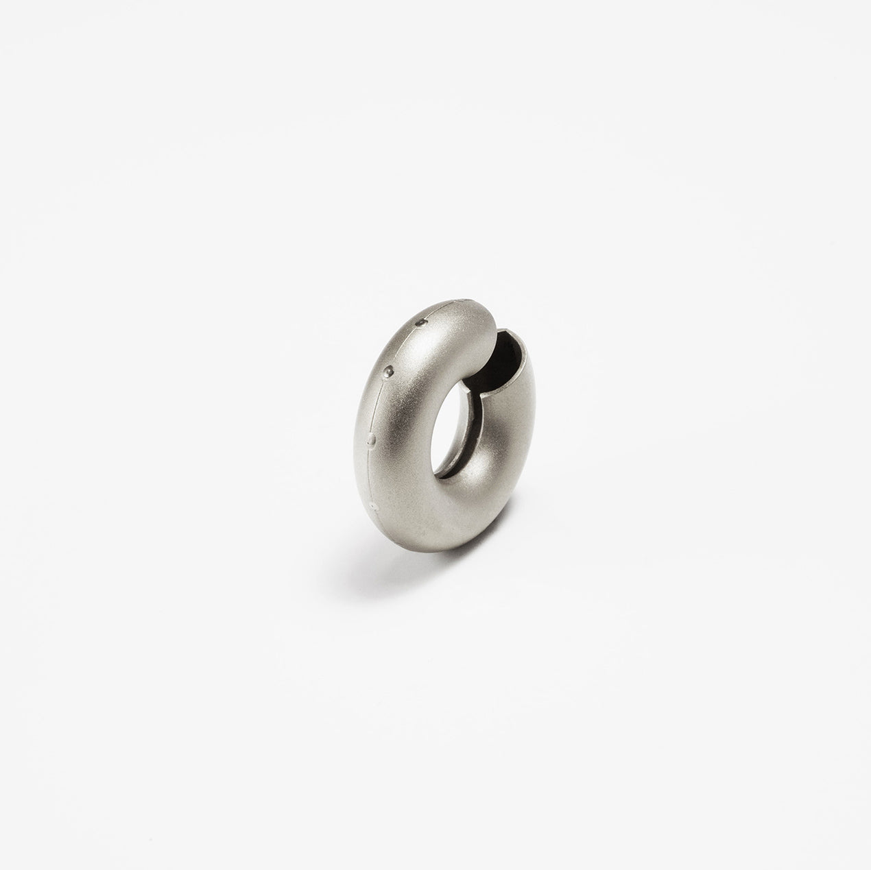 'Sphere' ear cuff