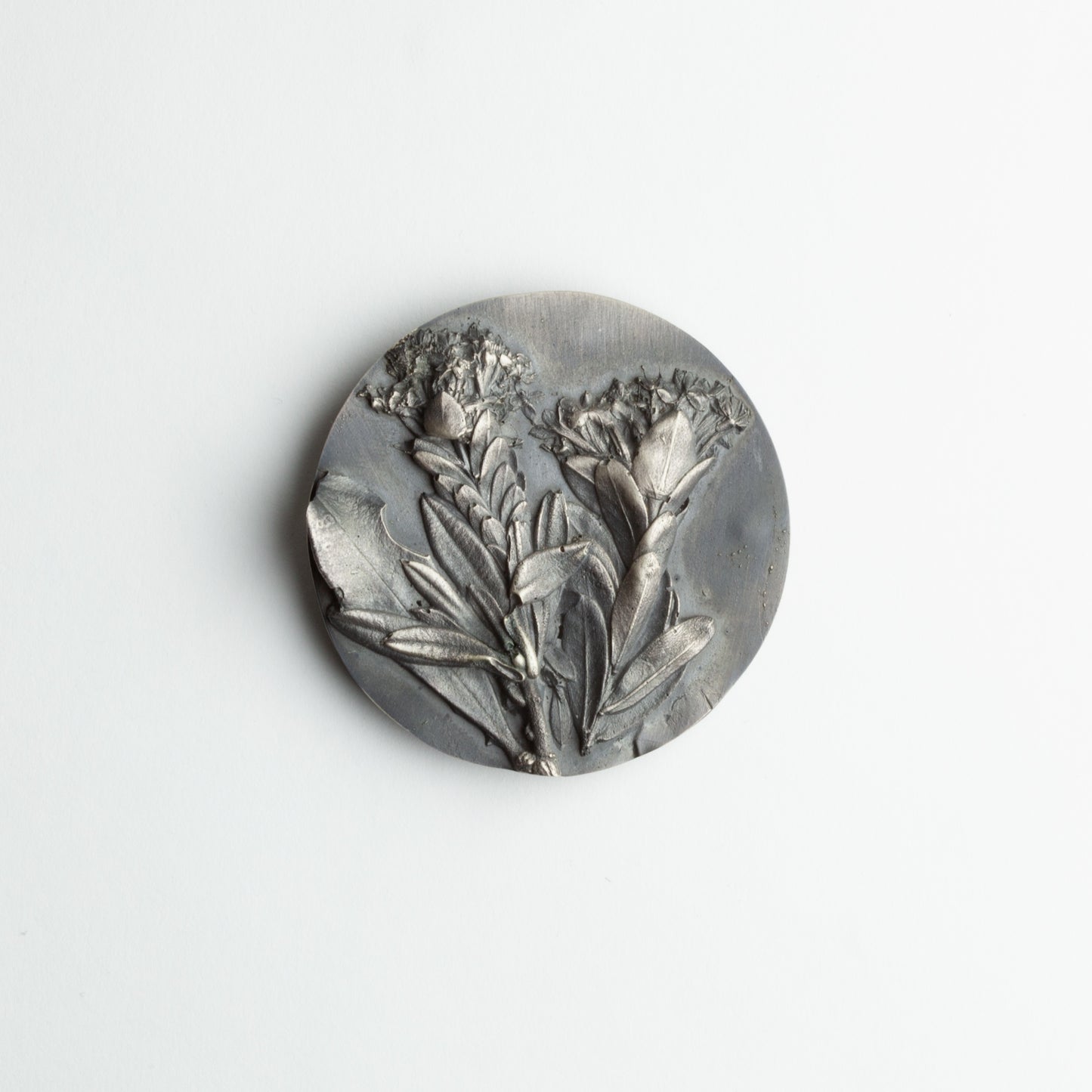 'Pimelea' brooch