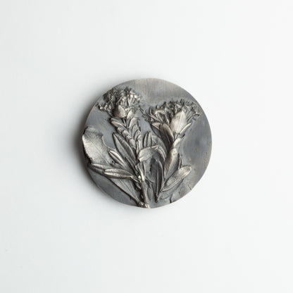 'Pimelea' brooch