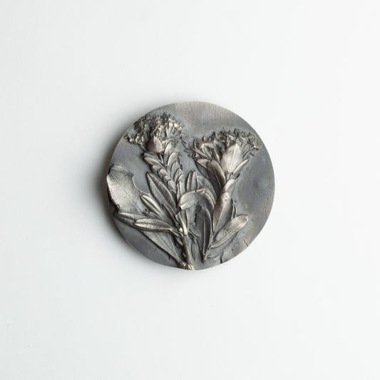 'Pimelea' brooch