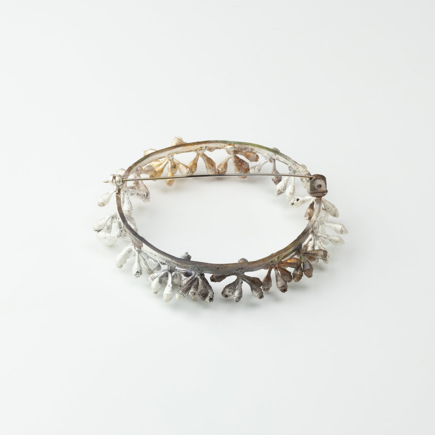 'Gum buds' brooch